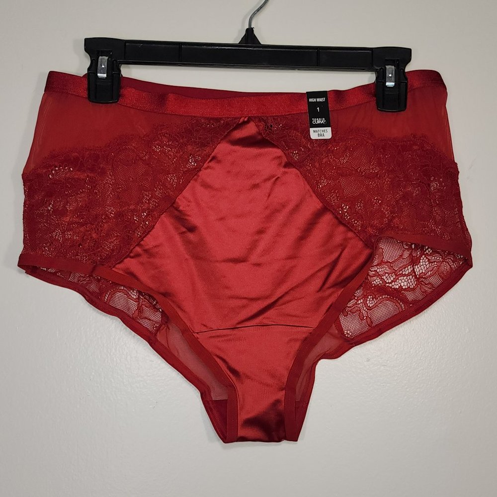 Torrid lace high rise panty in jester red NWT size 1